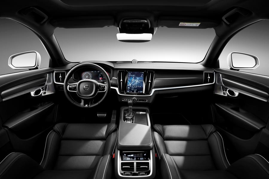 Торпедо Volvo S90 T6 R-Design 2016 года  (фото 8 из 21)